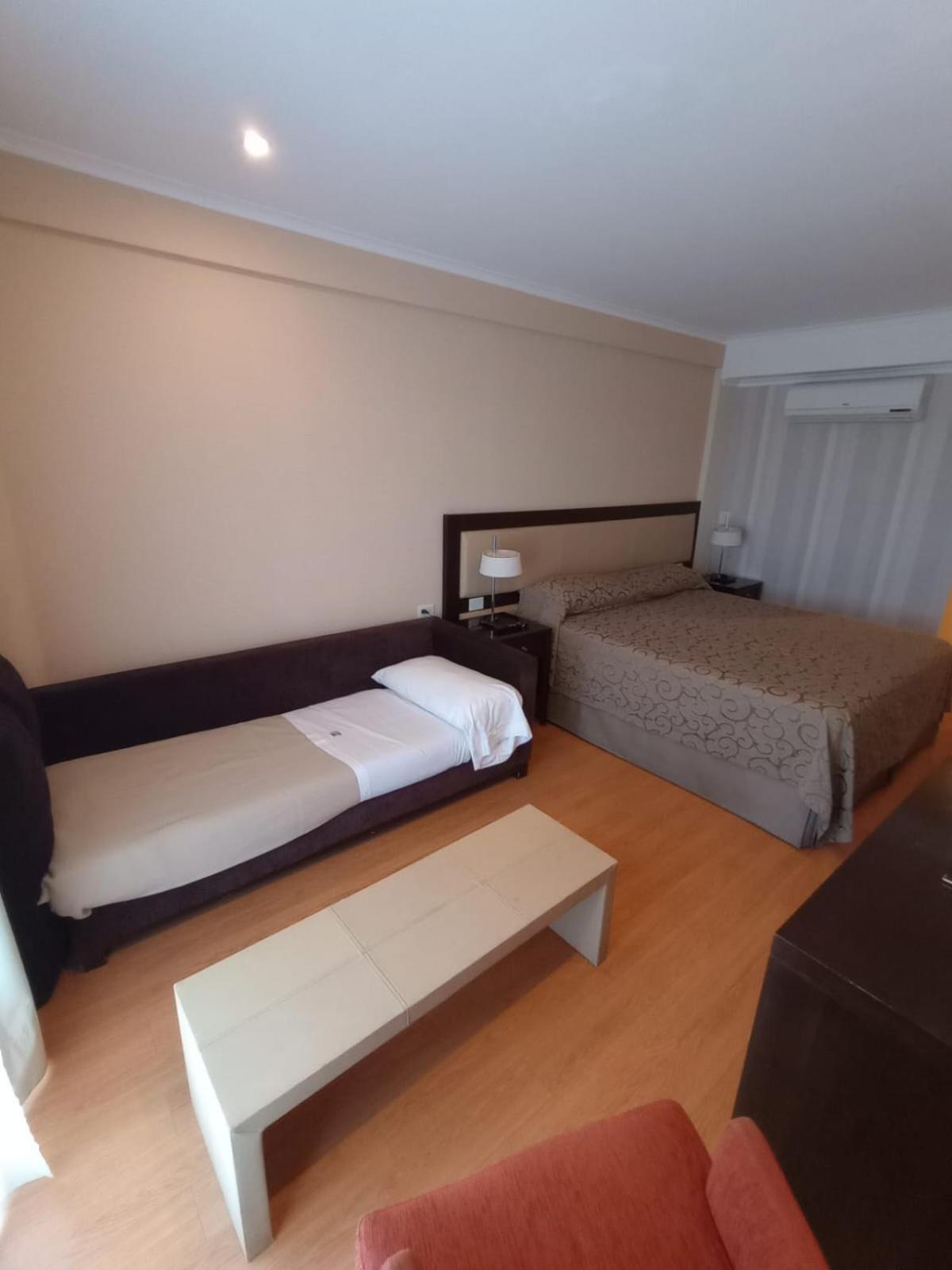 Hotel Plaza Colón Cameră foto